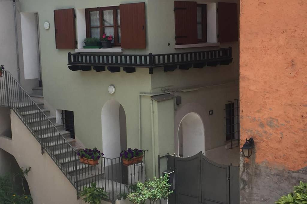 Aubert 64 Apartment Aosta Luaran gambar